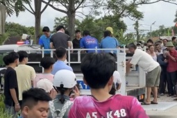 Pháp luật - Ngồi hút thuốc trên thành cầu Mơ Ước, không may rơi xuống sông tử vong