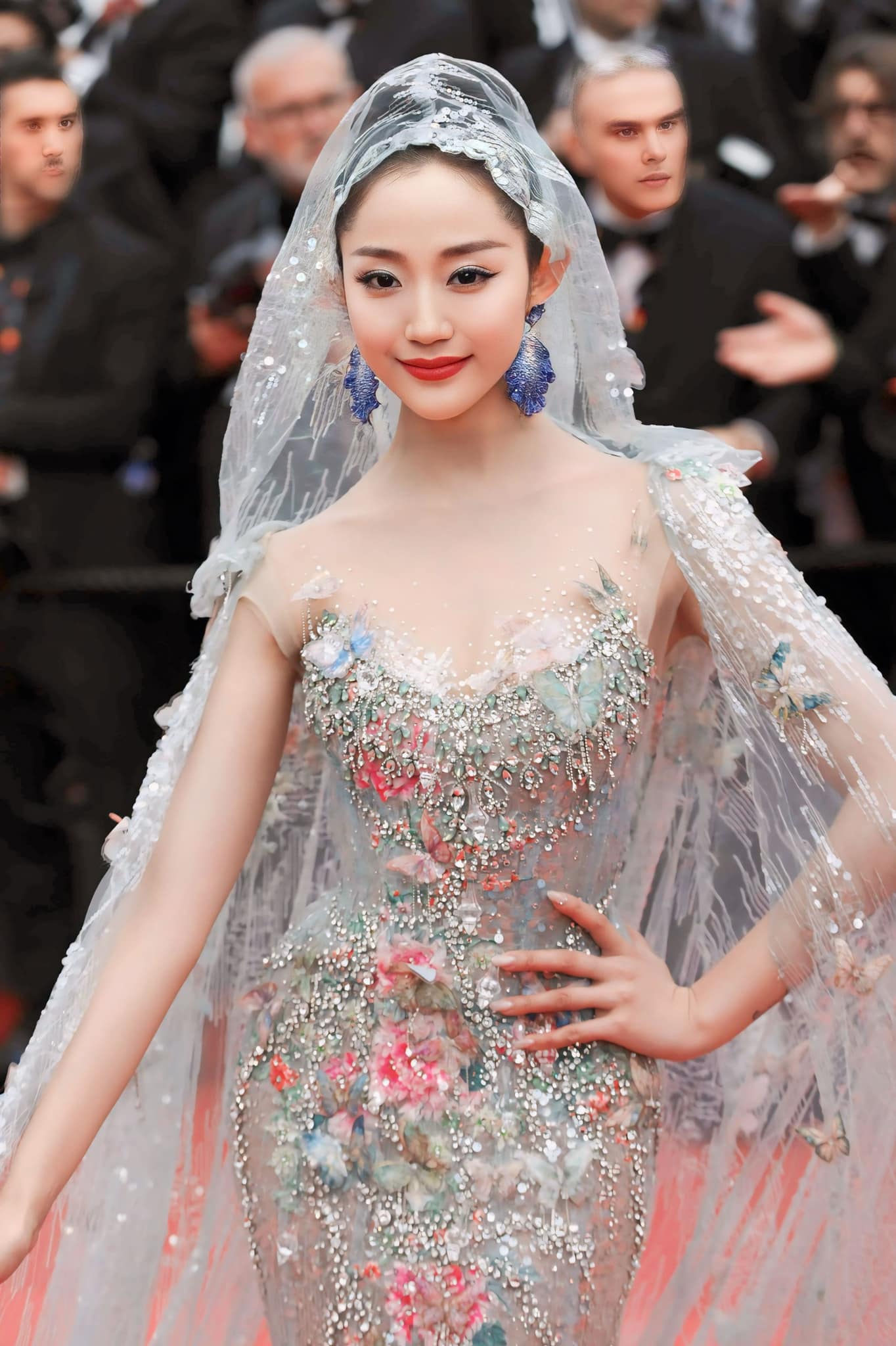 Nữ diễn viên Trung Quốc&nbsp;Wan QianHui diện mẫu váy của NTK Việt.&nbsp;