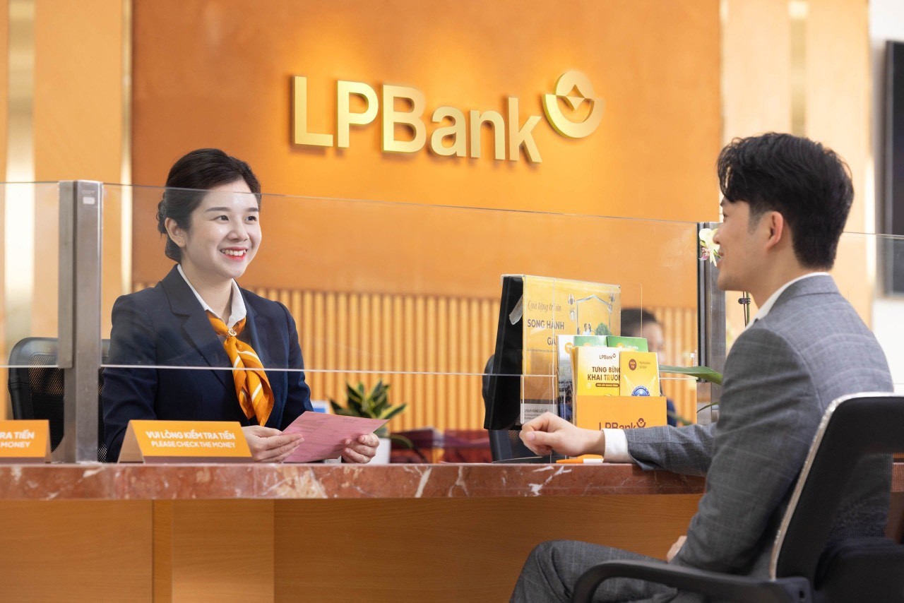 LPBank sẽ tăng vốn điều lệ lên hơn 33.576 tỷ đồng - 1