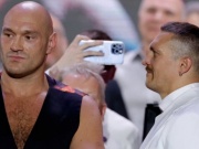 Thể thao - Thư hùng Boxing kinh điển: "Vua giang hồ" Fury không dám nhìn vào mắt Usyk