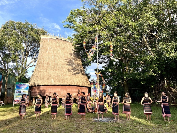 Khám phá những đặc trưng văn hoá bản địa cũng là nhu cầu của nhiều khu khách người Việt Nam.