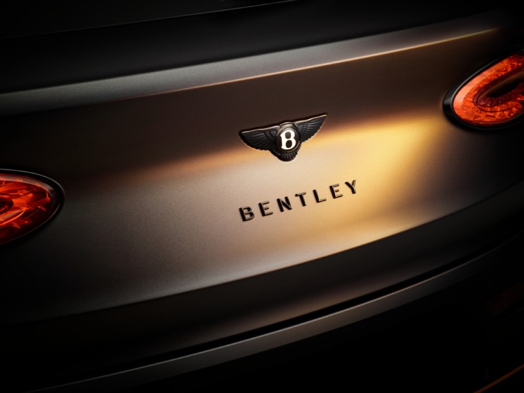 Đẹp mê ly xế sang Bentley Bentayga S Black Edition giá từ 16,81 tỷ đồng