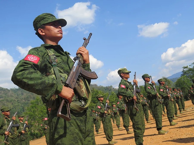 Nhóm vũ trang thiểu số Quân đội Arakan (AA). Ảnh: Reuters