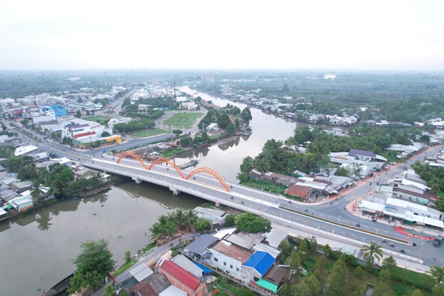 cầu Tây Đô góp phần thông suốt tuyến đường nơi đây