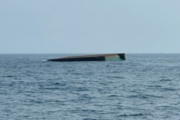 Tin tức trong ngày - Có dấu hiệu tội phạm trong vụ chìm sà lan 4 người chết, 5 người mất tích