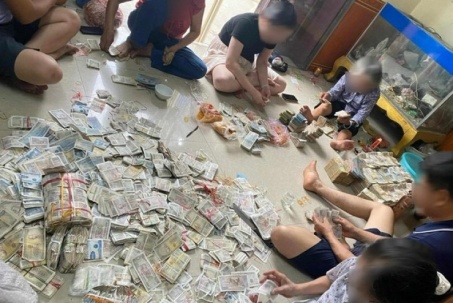 Nóng trong tuần: Chính quyền lên tiếng về thông tin "cụ bà ăn xin ở Nam Định có 9 bao tiền"