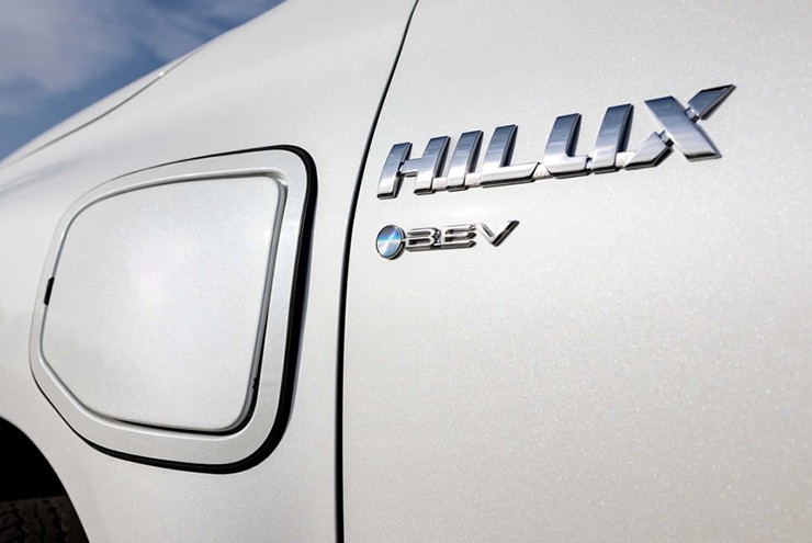 Toyota đẩy nhanh sản xuất xe bán tải Hilux điện tại Thái Lan - 3