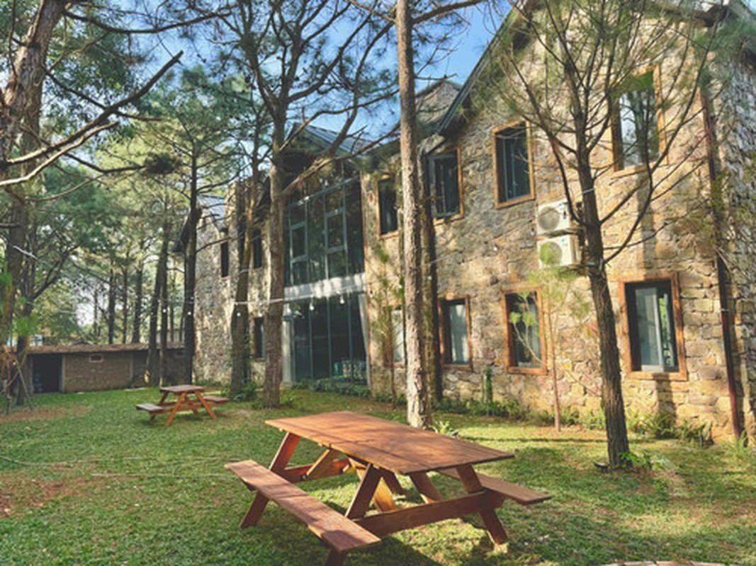 3 căn biệt thự đẹp như mơ của "Ông hoàng nhạc đỏ" - 15