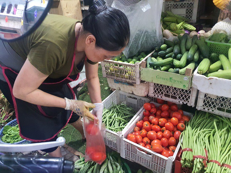 Giá cà chua lên tới 35-45 nghìn đồng/kg, nhiều người choáng váng.