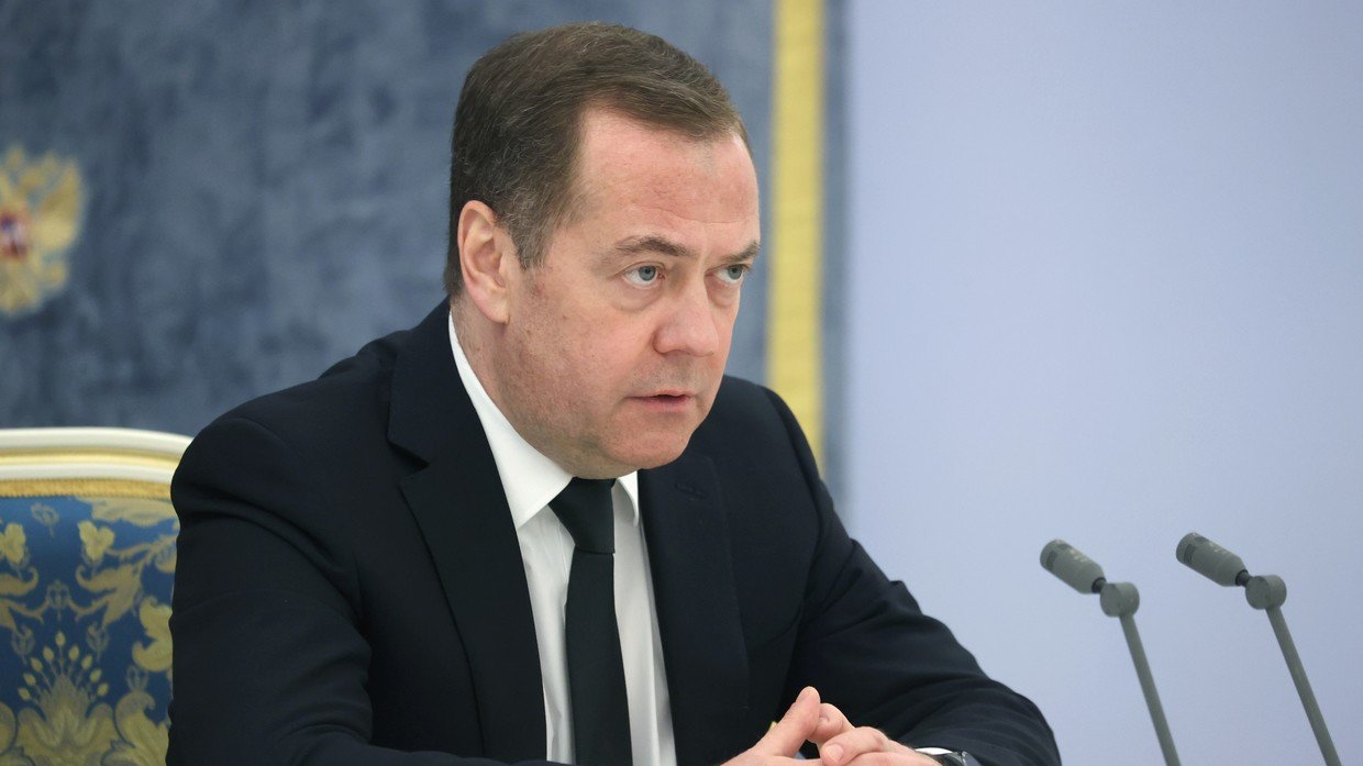 Phó Chủ tịch Hội đồng An ninh Nga Dmitry Medvedev.