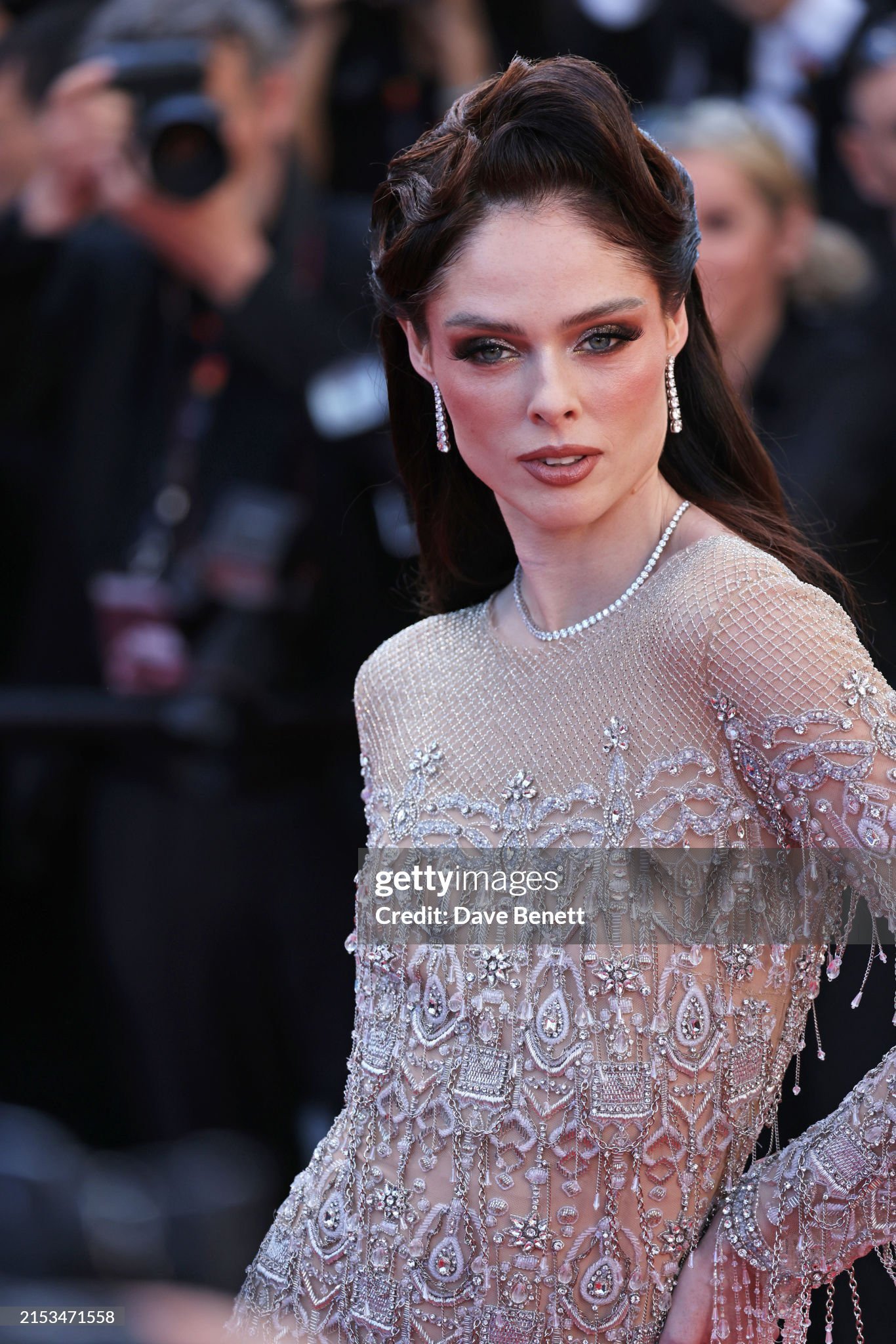 Cannes ngày 8: Đầm cắt xẻ bạo, mặc như không của dàn sao nữ - 12