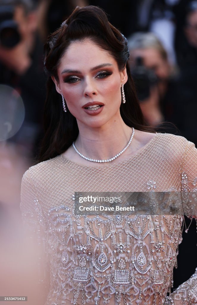Cannes ngày 8: Đầm cắt xẻ bạo, mặc như không của dàn sao nữ - 14