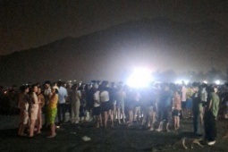 Tin tức trong ngày - Cháu bé 6 tuổi mất tích: Gia đình đưa thi thể từ Đà Nẵng về Lăng Cô an táng