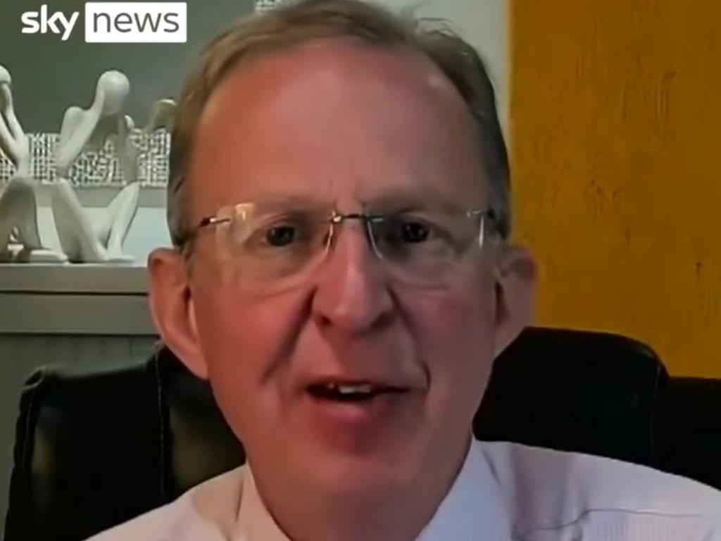 Tim Atkinson, nhà tư vấn hàng không và cựu điều tra viên về tai nạn máy bay ở Anh. Ảnh: Sky News