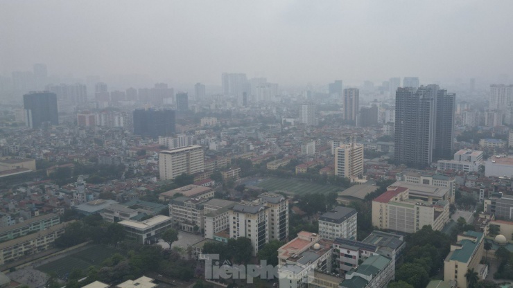 Sương mù đậm đặc, AQI cao bao phủ Hà Nội, người dân cần cẩn trọng