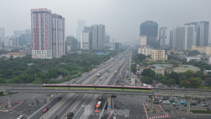 Sương mù đậm đặc, AQI cao bao phủ Hà Nội, người dân cần cẩn trọng