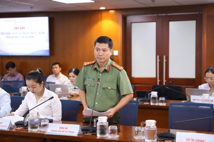Thượng tá Lê Mạnh Hà, Phó Phòng Tham mưu (PV01) Công an TP.HCM tại buổi họp báo. Ảnh: B.PHƯƠNG