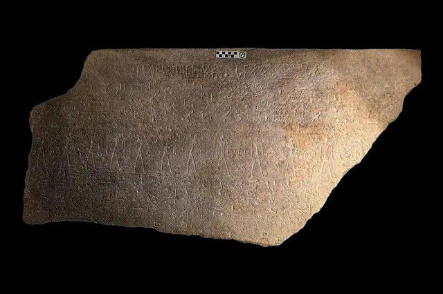 Mảnh quan tài được xác định là quan tài nguyên thủy của Pharaoh Ramesses II - Ảnh: Kevin Cahail