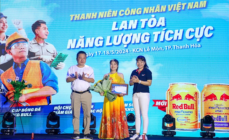 Tiết mục múa "Kén cá chọn canh" của công ty giày Sunjade đạt giải nhì trong cuộc thi tìm kiếm “Tài năng thanh niên công nhân”