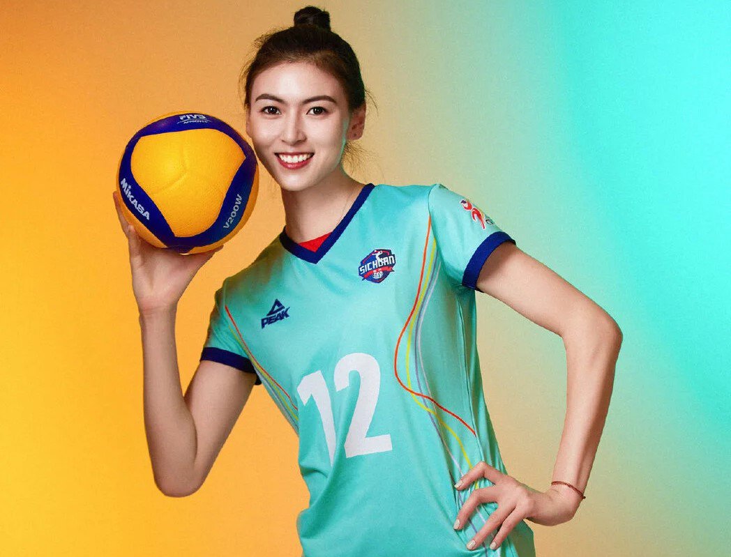 Nhan sắc nữ VĐV bóng chuyền được ví như Trương Bá Chi tại cup VTV9 - Bình Điền 2024 - 1