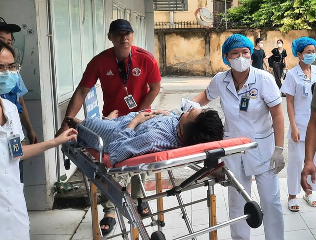 3 nạn nhân vụ cháy chuyển đến Bệnh viện Bạch Mai điều trị tiếp