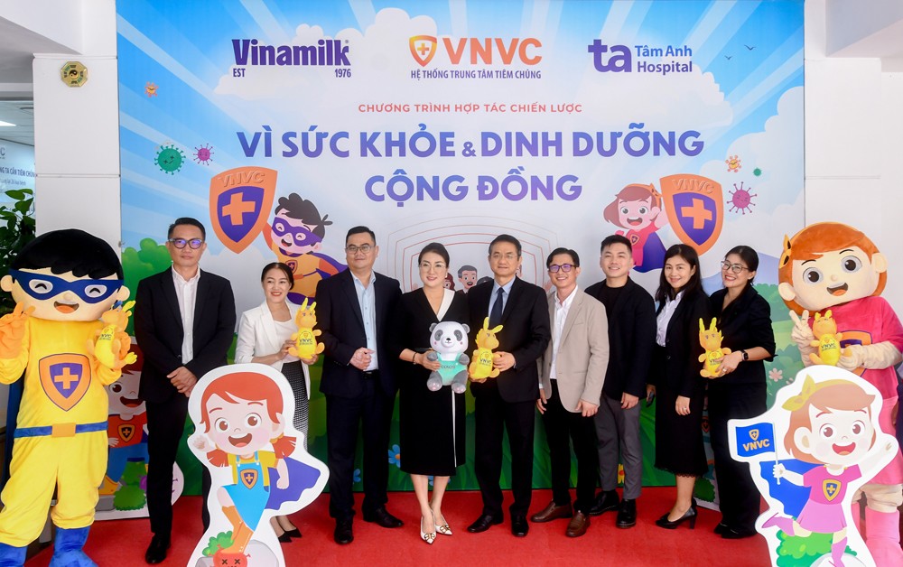 &nbsp;Hợp tác chiến lược kết hợp dinh dưỡng và chăm sóc y tế được Vinamilk, VNVC và BVĐK Tâm Anh kì vọng sẽ mang đến nhiều lợi ích cho cộng đồng. Ảnh: Vi Nam