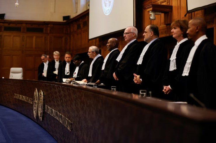 Các thẩm phán Tòa Công lý Quốc tế tại phiên điều trần hôm 24-5 liên quan vụ kiện của Nam Phi đối với Israel. Ảnh: REUTERS