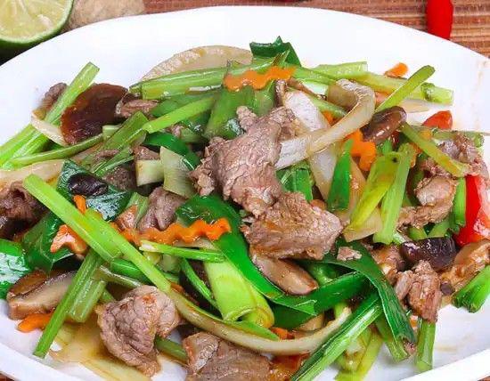 Bò xào cần tây