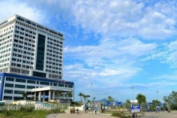 Tin tức trong ngày - Vì sao xuất hiện rào chắn "ngăn" bệnh nhân đến bệnh viện TTH Quảng Bình?