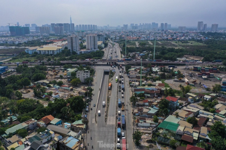 Toàn dự án nút giao Mỹ Thủy dự kiến sẽ hoàn thành vào cuối năm 2025. Sau khi hoàn thành và đi vào hoạt động, nút giao 3 tầng này sẽ giảm tải ùn tắc, tai nạn giao thông cho khu vực cửa ngõ cảng Cát Lái - cảng lớn nhất Việt Nam, đứng đầu cả nước về sản lượng hàng hóa.