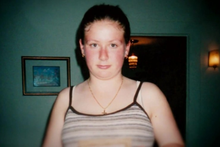 Trốn nhà đi hẹn hò lúc nửa đêm, nữ sinh gặp bi kịch: Thi thể bọc trong chăn