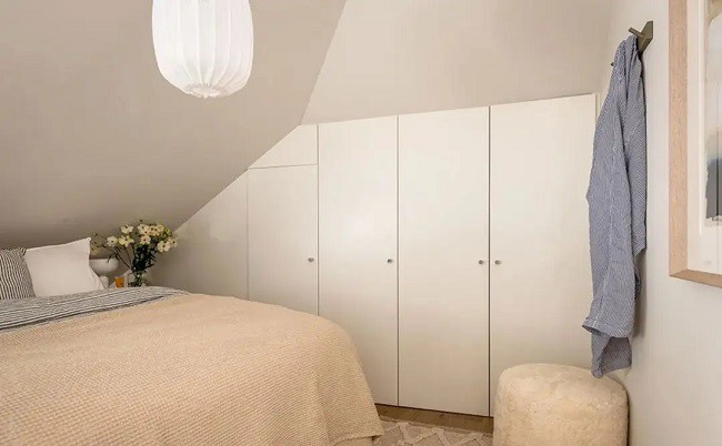Nội thất cũng được lựa chọn một cách tối giản nhưng trang nhã.
