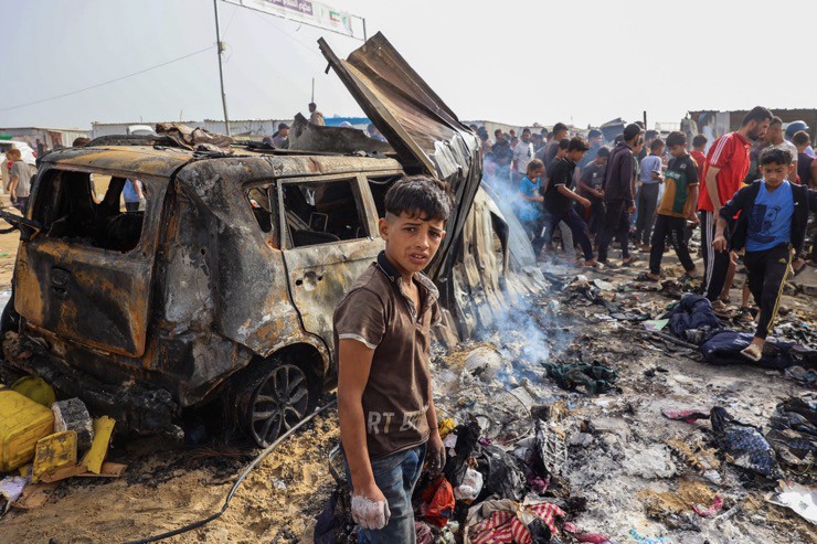 Khu vực xảy ra cháy lớn sau cuộc không kích của Israel là trại tị nạn của người Palestine ở Rafah.