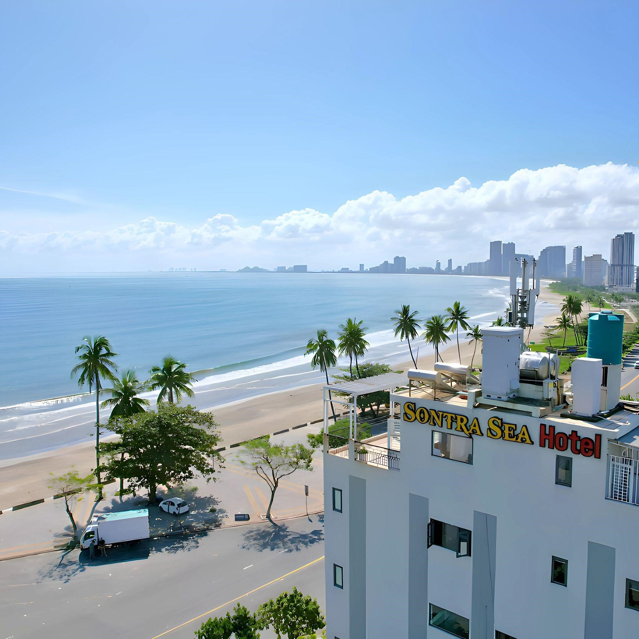 View toàn cảnh khách sạn nhìn ra biển Sơn Trà