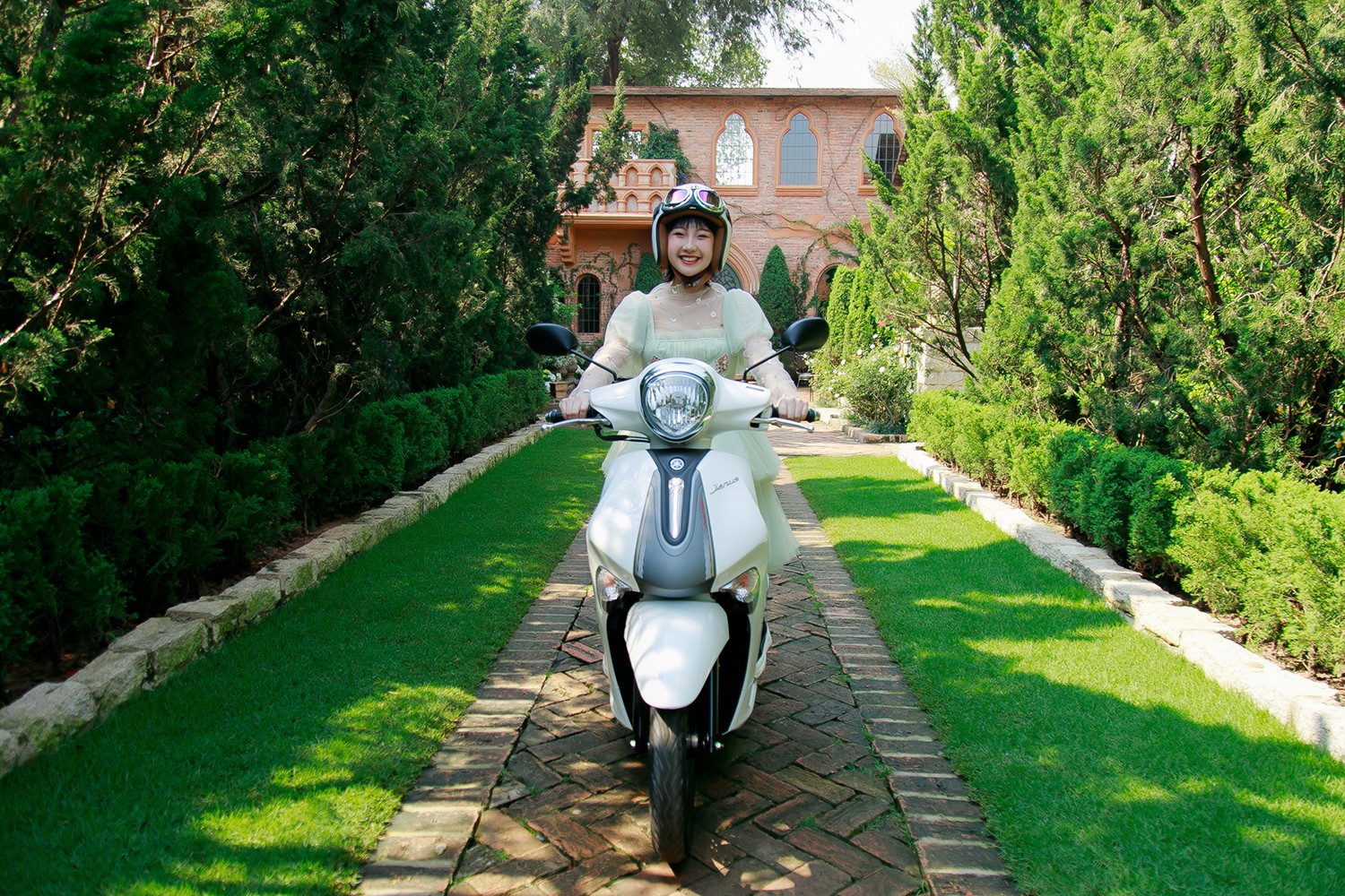 Động cơ êm ái, lướt đi nhẹ nhàng