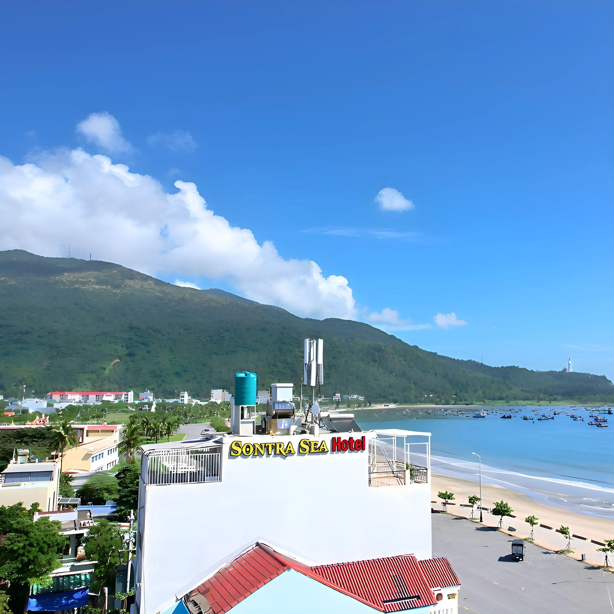 Tầm nhìn hướng núi và Chùa Linh Ứng, vẻ đẹp yên bình của Đà Nẵng