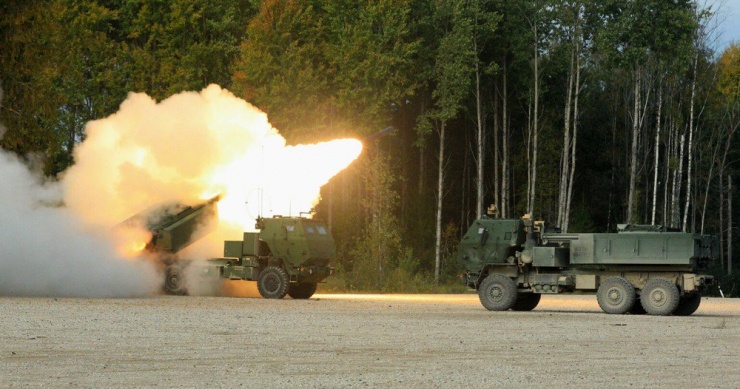 Mỹ và NATO khai hỏa tổ hợp pháo phản lực M142 HIMARS ở Estonia. Ảnh: Sgt. Cesar Salazar Jr./US Army