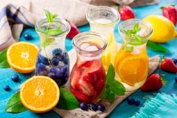 Tin tức sức khỏe - 8 thức uống giải nhiệt ngày hè kích thích đi tiểu liên tục!