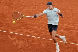 Thể thao - Nóng rực Roland Garros ngày 3: Holger Rune nhẹ nhàng đi tiếp, Taylor Fritz lội ngược dòng