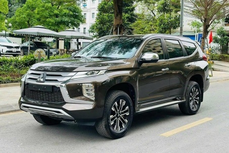 Giá xe Mitsubishi Pajero Sport giảm sâu tới 300 triệu đồng