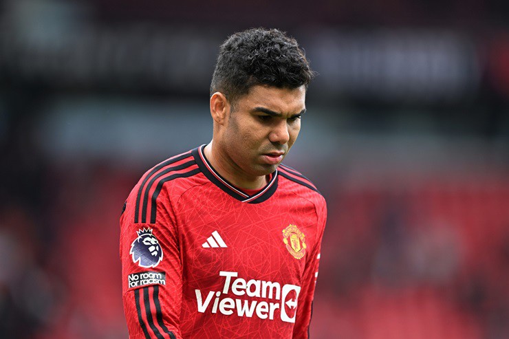 MU sẵn sàng bán lỗ Casemiro để giảm quỹ lương