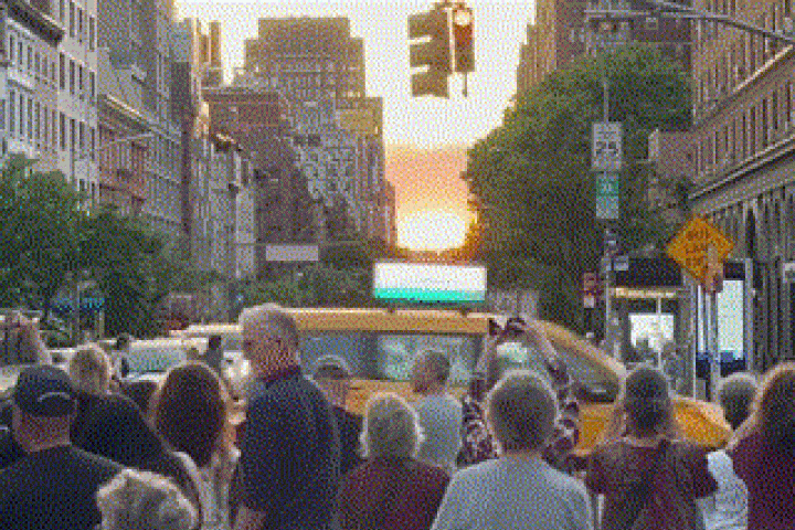 Media - Clip: Kinh ngạc hiện tượng Manhattanhenge được ghi lại ở New York