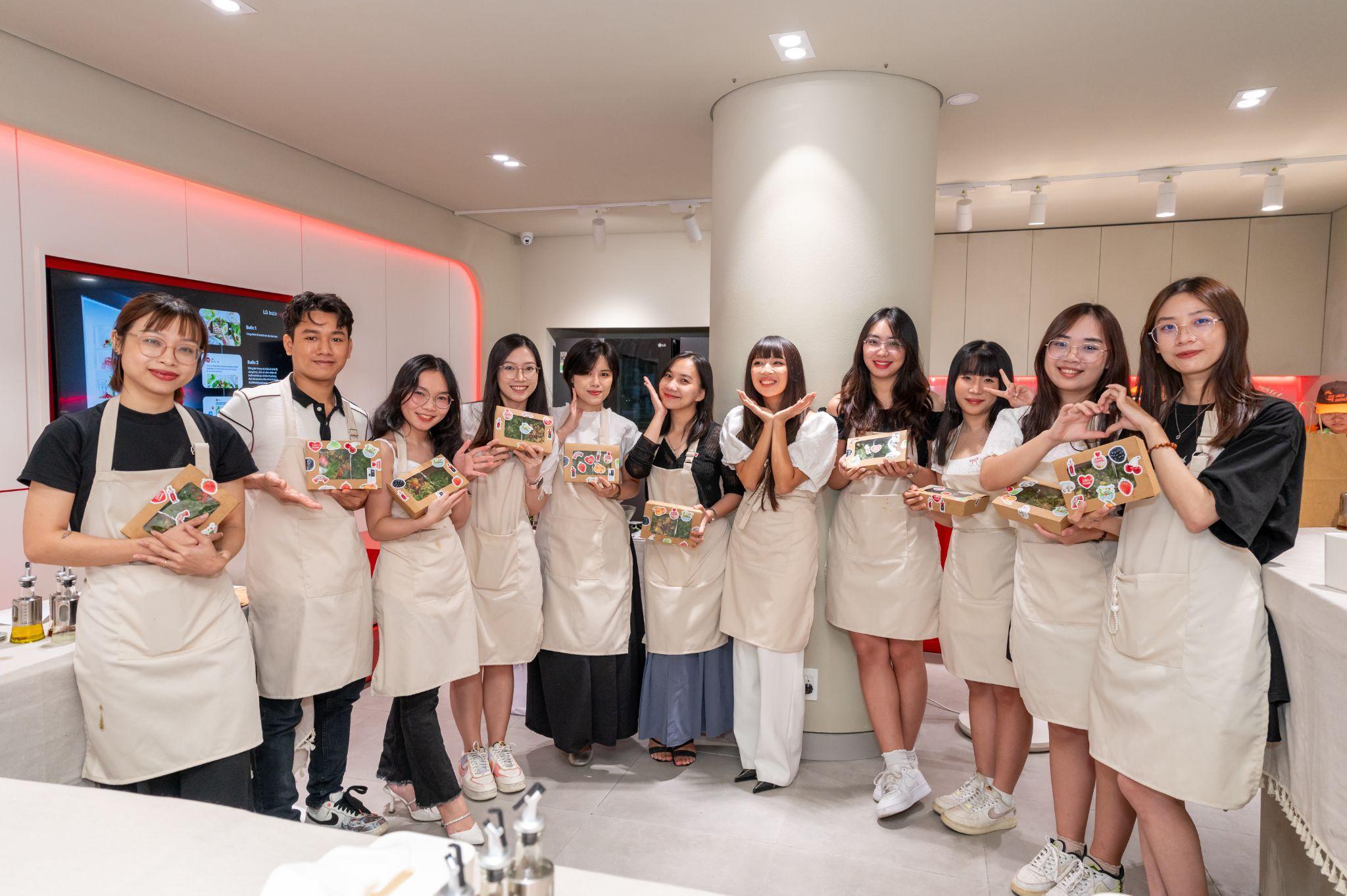 Thông qua những hoạt động tương tác thú vị, các bạn trẻ còn có cơ hội được khám phá, trải nghiệm các sản phẩm công nghệ của LG theo một cách rất mới lạ và hấp dẫn.