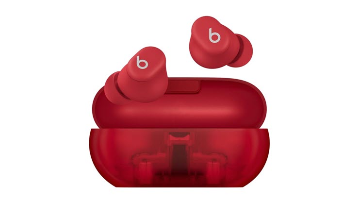 Tai nghe Beats Solo Buds sắp ra mắt của Apple phiên bản màu đỏ trong suốt.