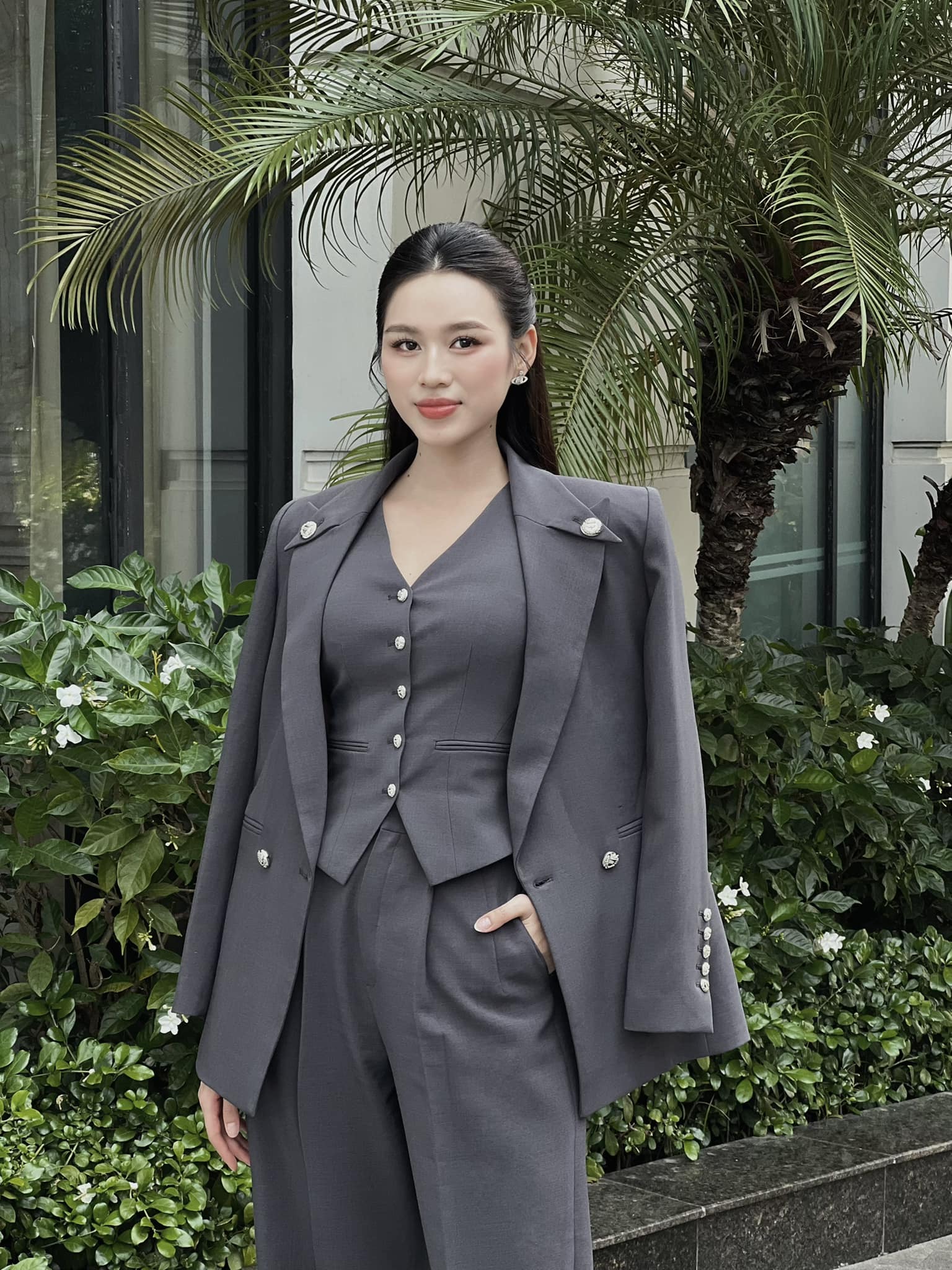 Một ngày cùng Hoa hậu Đỗ Thị Hà: Từ "cô bé làm ruộng" giờ đã là CEO - 2