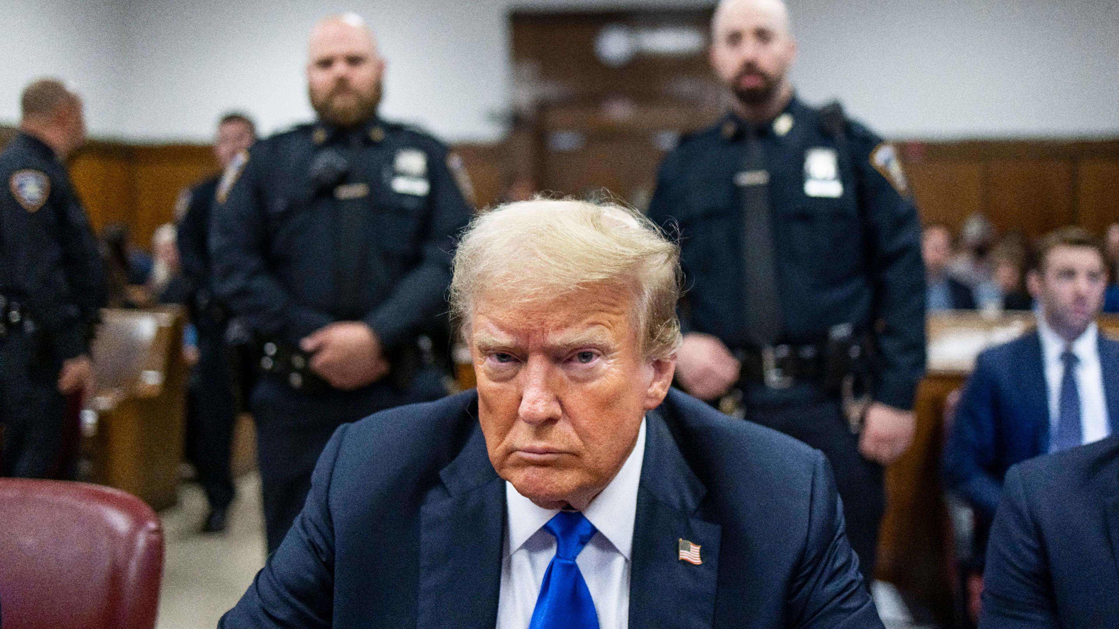 Ông Trump đối mặt nguy cơ bị tuyên án tù giam sau khi bị tòa án thành phố New York xác định phạm 34 tội danh.