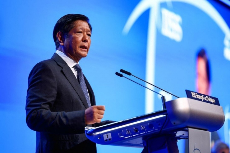 Tổng thống Philippines Ferdinand Marcos Jr phát biểu tại Đối thoại Shangri-La (Singapore) ngày 31-5. Ảnh: REUTERS