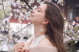 Làm đẹp - “Tiên nữ Đông Âu” khoe nước da trắng, vóc dáng nuột nà
