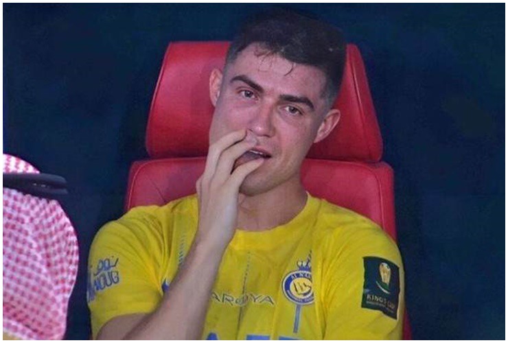 Khoảnh khắc CR7 rơi lệ đã gây bão MXH.