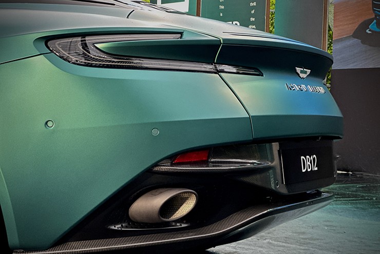 Siêu xe Aston Martin DB12 đầu tiên có mặt tại Việt Nam, giá bán từ 19,5 tỷ đồng - 14